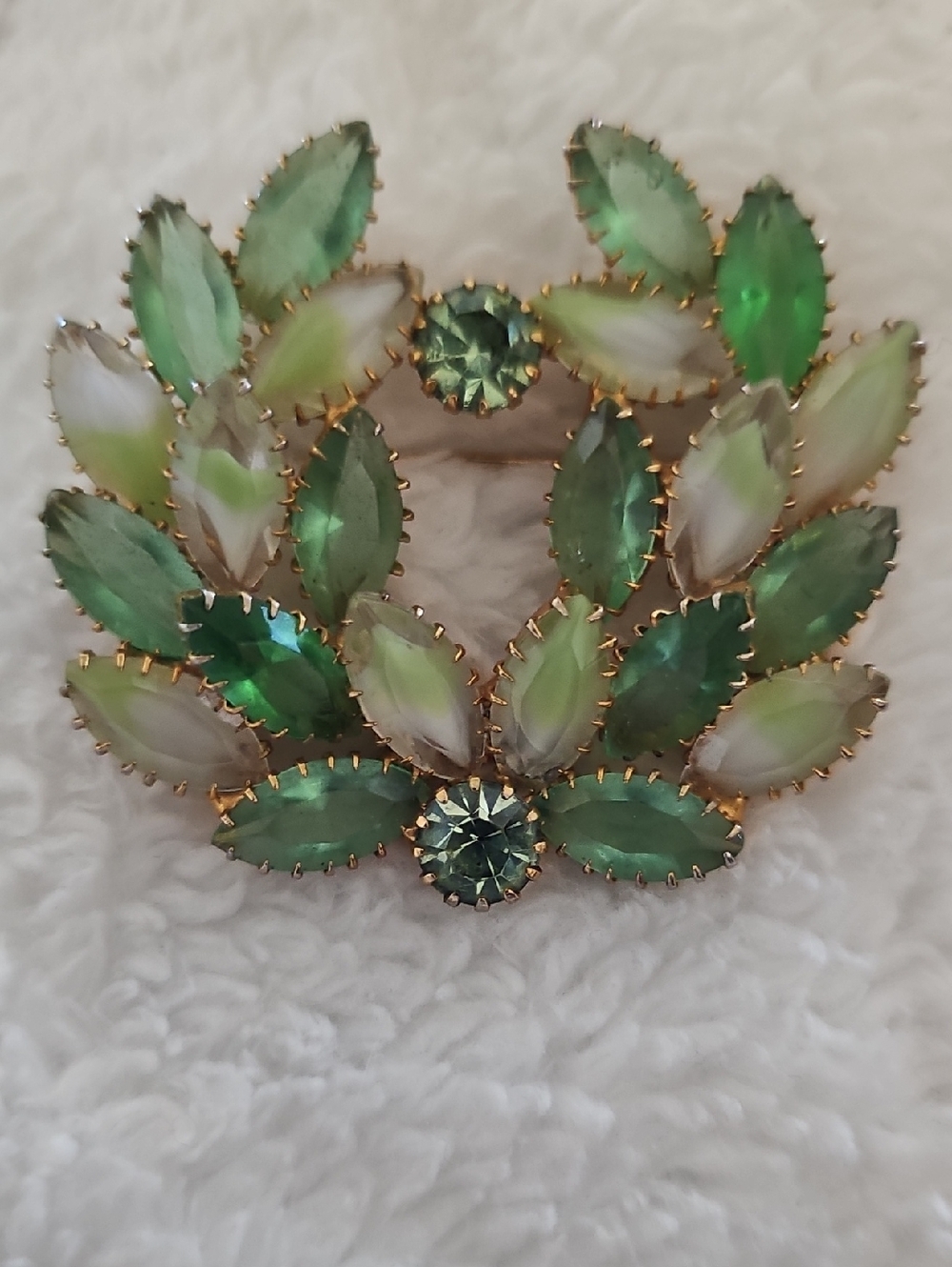 Vintage Green Frosted Juliana Wreath Brooch